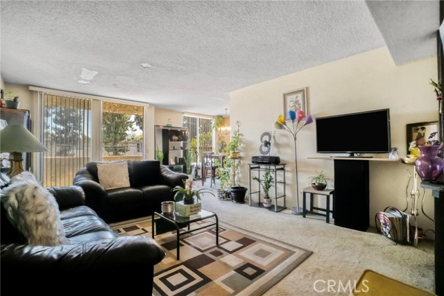 13903 Sherman Way, Van Nuys CA: https://media.crmls.org/medias/71311dcc-1249-49d2-a447-10e6f5f740df.jpg
