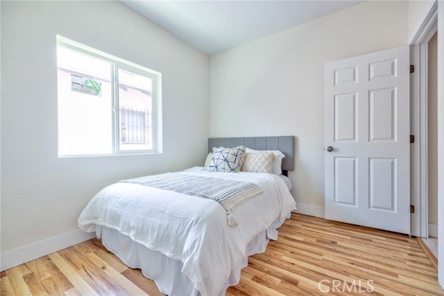 123 W 56th Street, Los Angeles CA: https://media.crmls.org/medias/713149be-ccde-4a26-bb27-31cb41a053df.jpg