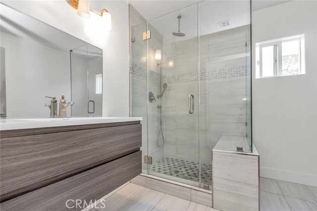 6015 Laurelgrove Avenue, North Hollywood CA: https://media.crmls.org/medias/7131ca91-3d51-428b-ae8a-e500c467e303.jpg