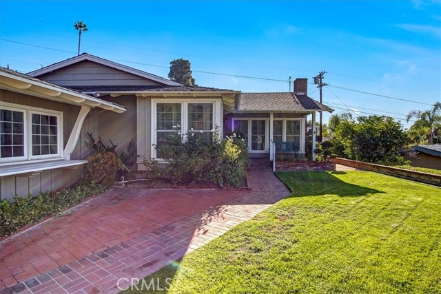 3000 N Keystone Street Burbank, California Charming 4 bedroom, 2 bath home in Burbank's Starlight Hills. Updated windows, doors, heating and ac. Kitchen recently remodeled with quartz counter tops, undermount sink, double wall ovens, five burner induction cooktop, built in trash and recycle bins and pull out shelving for easy access.
Updated hall bath features double vanity with granite top and slate floor.
Nice backyard with view of the valley.
Come see and make this your forever home!