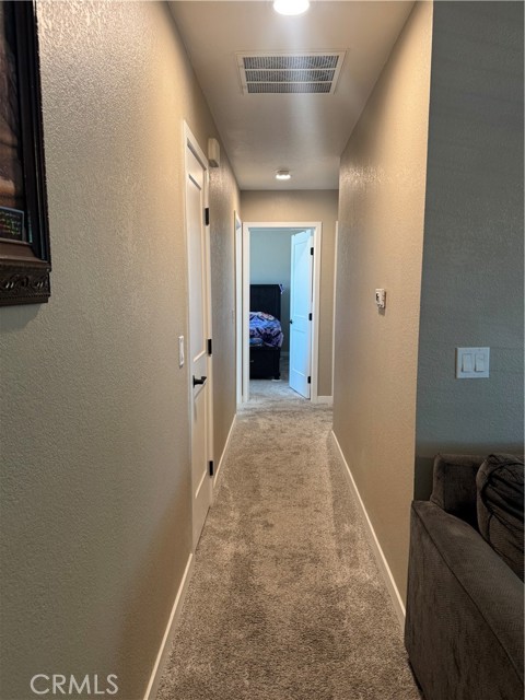 Detail Gallery Image 4 of 21 For 21101 Sitkan Rd, Apple Valley,  CA 92308 - 3 Beds | 2 Baths