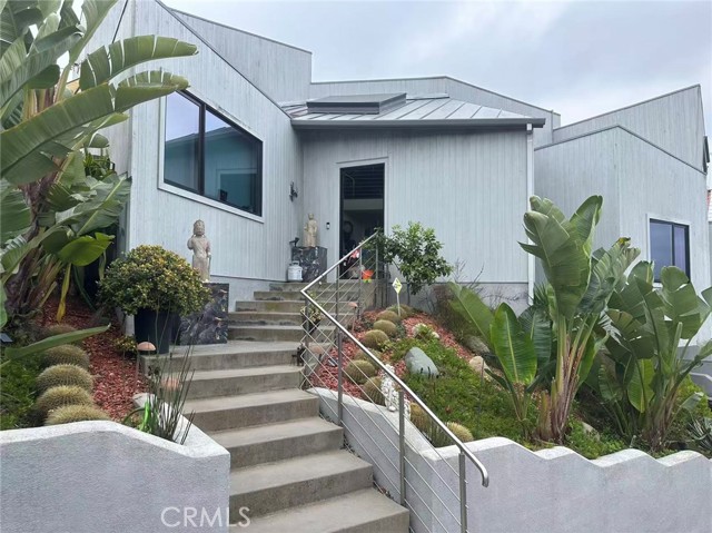 Detail Gallery Image 2 of 29 For 988 Acapulco, Laguna Beach,  CA 92651 - 4 Beds | 3/1 Baths