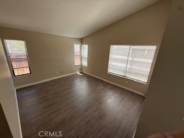 Detail Gallery Image 16 of 22 For 2988 Dartmouth Cir, Corona,  CA 92879 - 4 Beds | 2 Baths