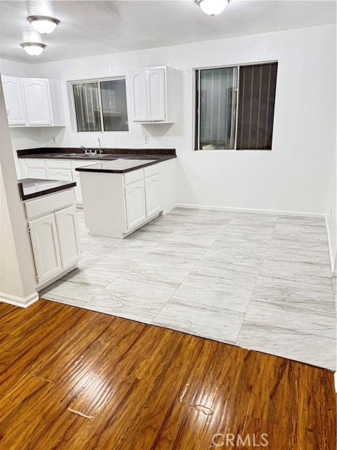 Detail Gallery Image 4 of 14 For 822 E 87th Pl, Los Angeles,  CA 90002 - 3 Beds | 2 Baths