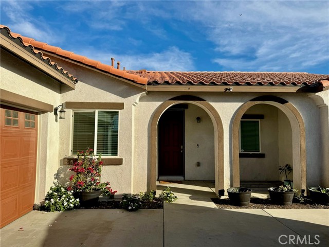 Detail Gallery Image 2 of 19 For 1891 Glisten Trl, San Jacinto,  CA 92582 - 5 Beds | 2/1 Baths