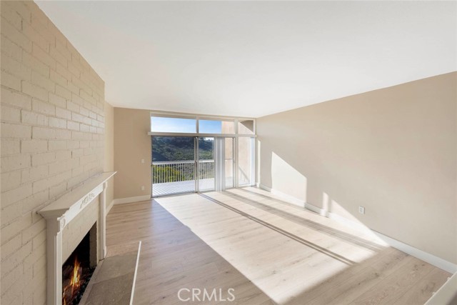 Detail Gallery Image 5 of 24 For 757 Domingo #D,  Newport Beach,  CA 92660 - 2 Beds | 2 Baths