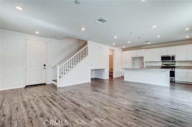 16540 Monteviejo, Fontana CA: https://media.crmls.org/medias/71366b55-a8e2-4e2f-8a1e-15ba1a3d4115.jpg