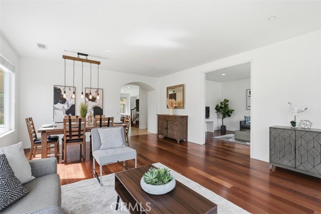 Detail Gallery Image 8 of 43 For 5244 Huckleberry Oak, Simi Valley,  CA 93063 - 5 Beds | 3 Baths