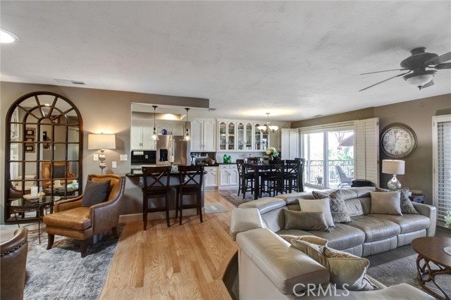 Image 11 of 75 For 22637 Cascade