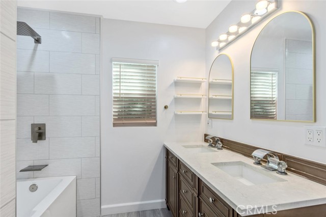 22444 Venido Road, Woodland Hills CA: https://media.crmls.org/medias/713923f8-f30d-4013-b951-10c3c6014c5c.jpg