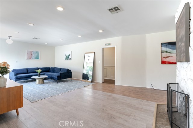 367 W Camino Real Avenue, Arcadia CA: https://media.crmls.org/medias/71392f38-7c97-4b48-97da-34c0b08ce11a.jpg