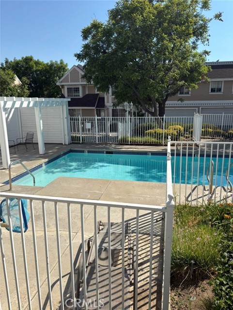 Detail Gallery Image 13 of 14 For 13750 Hubbard St #28,  Sylmar,  CA 91342 - 3 Beds | 3 Baths
