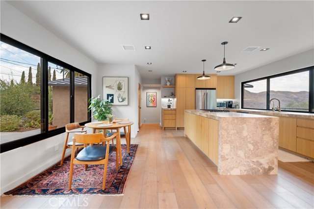 19778 Grand View Drive, Topanga CA: https://media.crmls.org/medias/7139add4-e60b-4114-b365-113c1402c4f1.jpg