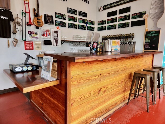 585 E Thompson Boulevard, Ventura CA: https://media.crmls.org/medias/713bc065-aa34-4f7d-80e2-0ce69a4c0546.jpg