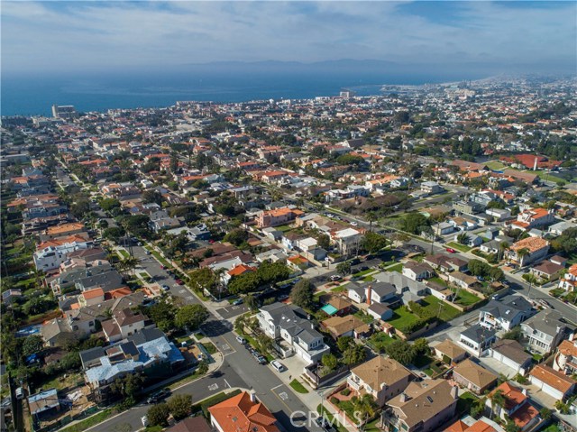 1028 Ynez Avenue, Redondo Beach, California 90277, 4 Bedrooms Bedrooms, ,2 BathroomsBathrooms,Residential,Sold,Ynez,SB17031296