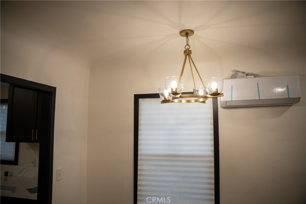 https://media.crmls.org/medias/713c342a-322b-4f3e-bb2b-5e6f966d8b73.jpg?preset=X-Large