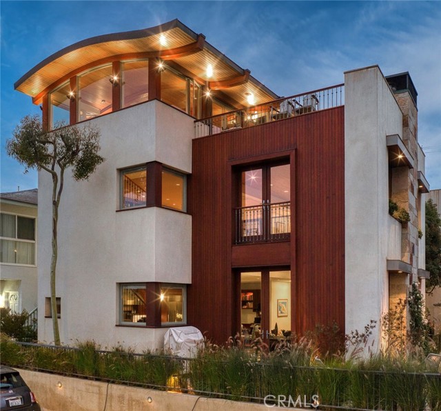 Detail Gallery Image 1 of 1 For 401 27th St, Manhattan Beach,  CA 90266 - 4 Beds | 4/2 Baths