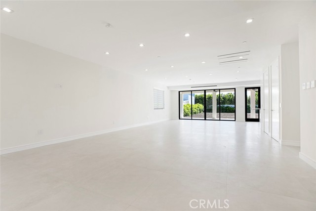 6426 Varna Avenue, Van Nuys CA: https://media.crmls.org/medias/713c5f6a-61a6-4ee2-8fe0-b17cc1d41963.jpg