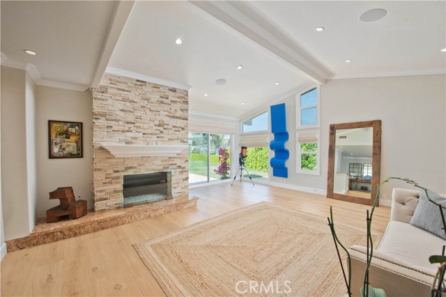 17068 Countess Place, Encino CA: https://media.crmls.org/medias/713d7d2f-66f6-444b-9d72-199b5ccfd761.jpg