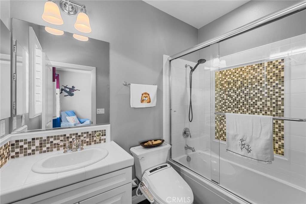 MLS #OC25183394 img 25