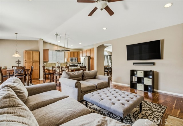 Detail Gallery Image 11 of 29 For 21736 Protea Ct, Wildomar,  CA 92595 - 4 Beds | 3 Baths