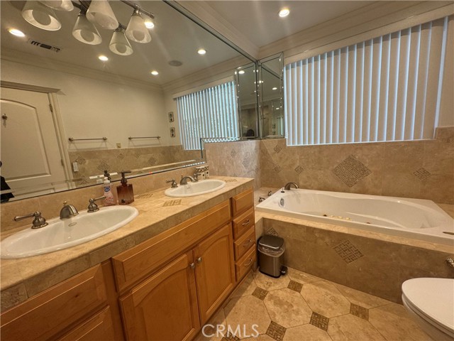 Detail Gallery Image 24 of 44 For 5092 Chimineas, Tarzana,  CA 91356 - 4 Beds | 2 Baths