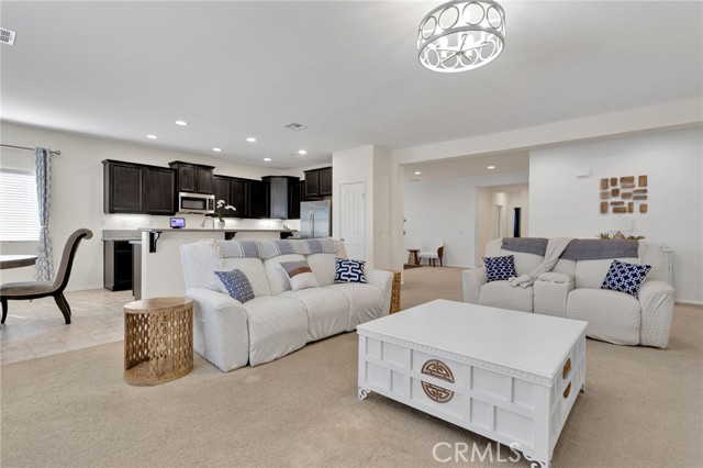 Detail Gallery Image 9 of 49 For 14267 Solterra Ln, Adelanto,  CA 92301 - 4 Beds | 3 Baths