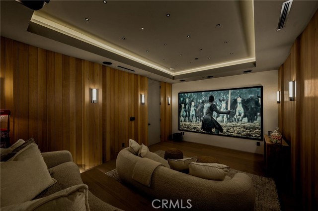 Detail Gallery Image 20 of 73 For 16728 Morrison St, Encino,  CA 91436 - 7 Beds | 6/1 Baths