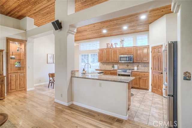 Detail Gallery Image 11 of 58 For 2950 Foothill Blvd, Oroville,  CA 95966 - 3 Beds | 3 Baths