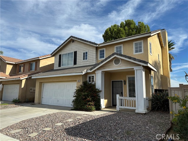 Detail Gallery Image 2 of 14 For 323 Camden Ct, Corona,  CA 92879 - 3 Beds | 2/1 Baths