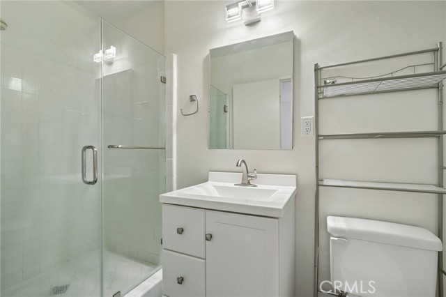 4358 Mammoth Avenue, 14 photo 17