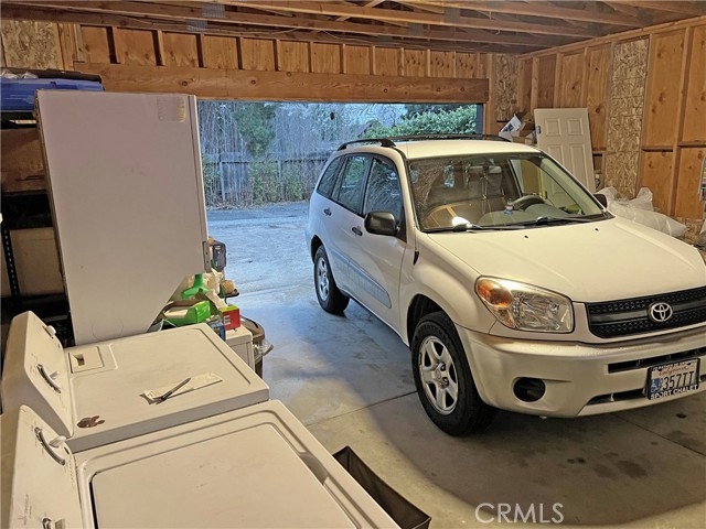 Garage / Laundry