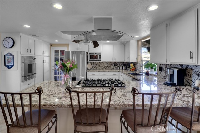 Detail Gallery Image 5 of 44 For 16750 Canyon View Dr, Riverside,  CA 92504 - 4 Beds | 2 Baths