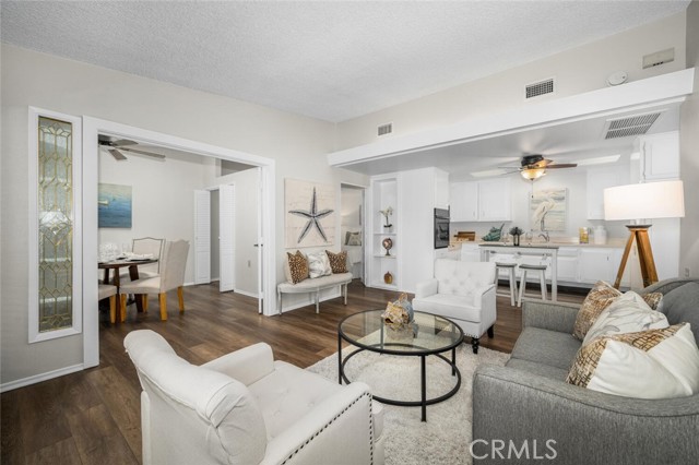 1621 Interlachen, Seal Beach CA: https://media.crmls.org/medias/7141e307-3cbb-449a-96a3-366cc16c6b1b.jpg