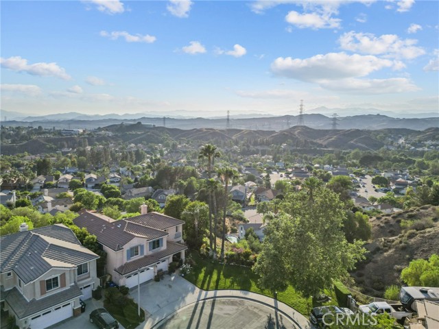 22440 Skylake Place, Saugus CA: https://media.crmls.org/medias/71424f80-9d64-48d5-984b-42387c8ab595.jpg