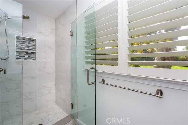 Detail Gallery Image 17 of 33 For 4752 Del Moreno Dr, Woodland Hills,  CA 91364 - 5 Beds | 5/1 Baths