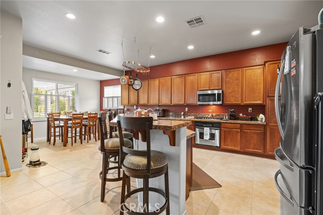 5614 Regent Hill W Terrace, Palmdale CA: https://media.crmls.org/medias/7142edd0-1c56-4348-9eac-5c3900a106bc.jpg
