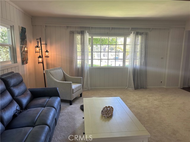 Detail Gallery Image 8 of 13 For 1125 Churchs Ct, Burbank,  CA 91501 - 3 Beds | 3 Baths