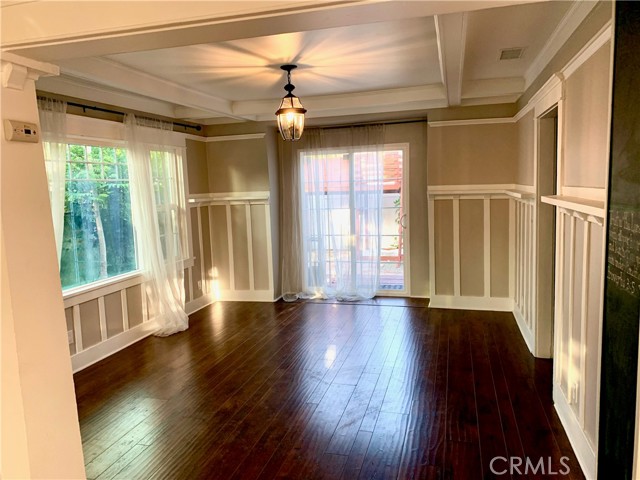 Detail Gallery Image 5 of 17 For 220 Palm, Pomona,  CA 91767 - 3 Beds | 2 Baths