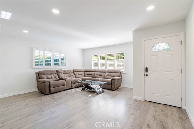 Detail Gallery Image 7 of 32 For 18301 Minnehaha St, Porter Ranch,  CA 91326 - 3 Beds | 2 Baths