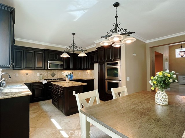 4717 Torrey Pines Drive, Chino Hills CA: https://media.crmls.org/medias/71445541-d74f-45b3-a64f-16fc61701396.jpg