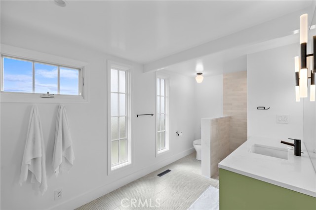 Detail Gallery Image 24 of 38 For 3007 Harbor View, Corona Del Mar,  CA 92625 - 3 Beds | 2/1 Baths