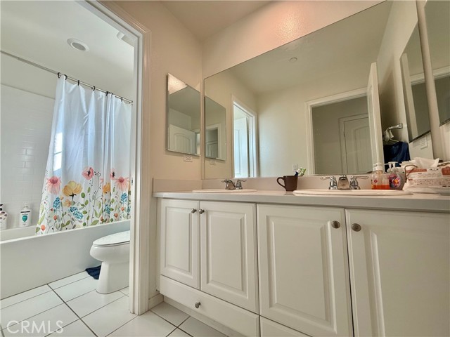 Detail Gallery Image 9 of 16 For 12148 Rhone Ct, Jurupa Valley,  CA 91752 - 4 Beds | 3 Baths