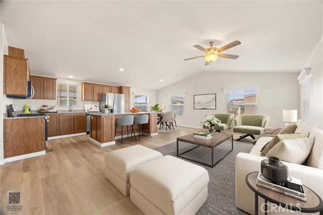 Detail Gallery Image 7 of 36 For 256 Mary Kay Ln, Bakersfield,  CA 93308 - 3 Beds | 2 Baths