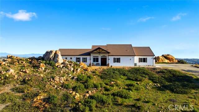 Detail Gallery Image 2 of 34 For 39472 Vista Del Bosque, Murrieta,  CA 92562 - 3 Beds | 2 Baths