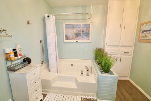 Detail Gallery Image 34 of 36 For 14044 Lake Glen Dr #38,  La Mirada,  CA 90638 - 2 Beds | 2 Baths