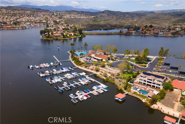 23849 Canyon Lake N Drive, Canyon Lake CA: https://media.crmls.org/medias/714503f7-86b6-4ce8-a098-86b049a57347.jpg