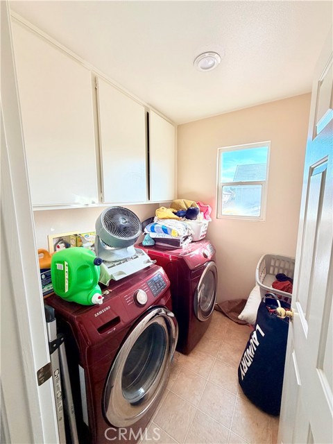 2572 S Young Court, San Bernardino CA: https://media.crmls.org/medias/714519ba-010c-46bf-8e95-cef185e9c909.jpg