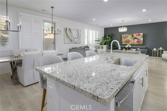 Detail Gallery Image 9 of 43 For 2242 Yuzu St, Corona,  CA 92883 - 4 Beds | 3 Baths