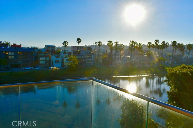 Detail Gallery Image 2 of 11 For 6400 Pacific #311,  Playa Del Rey,  CA 90293 - 2 Beds | 2 Baths